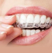 深圳牙齿矫正后的保持器有什么类型？